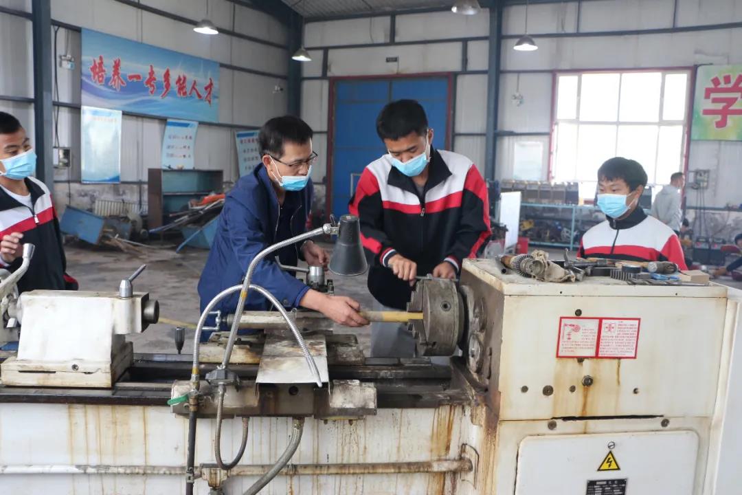 十一师职业技术学校职业教育活动周启幕