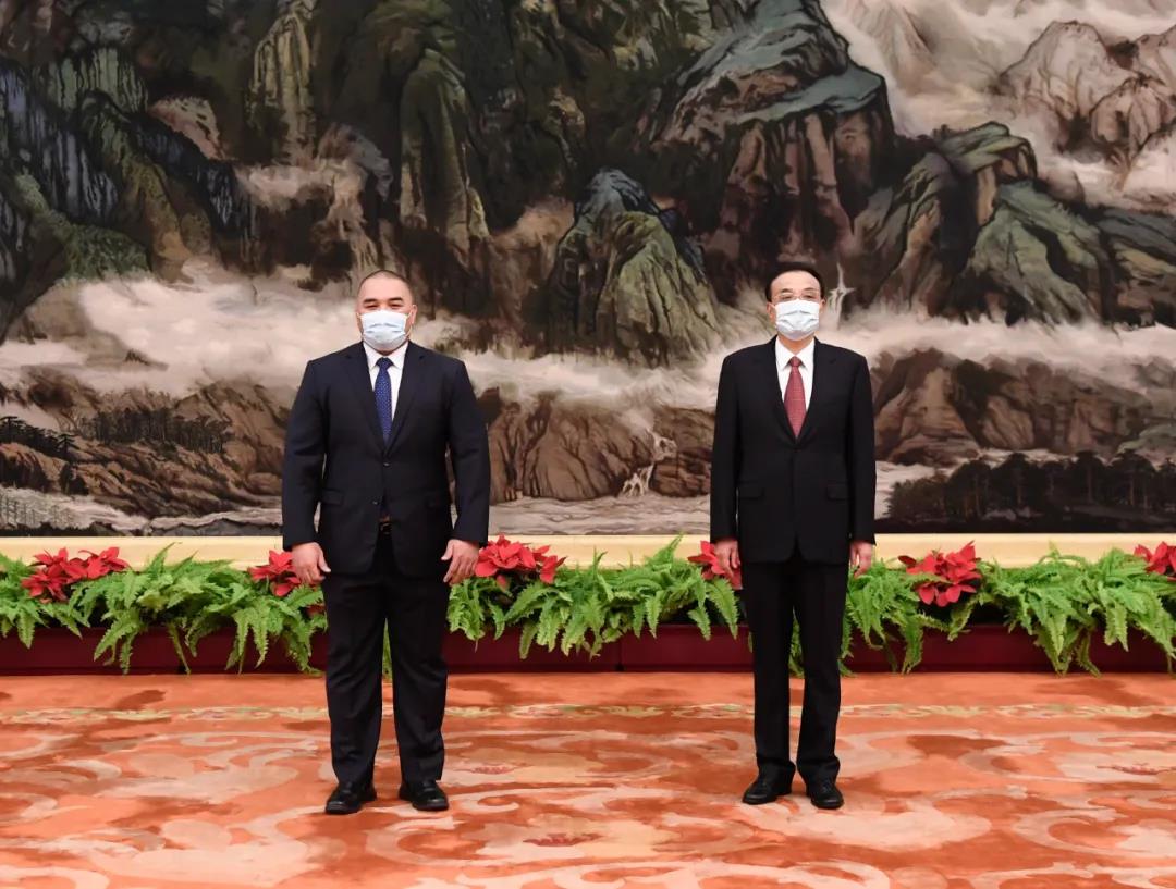 李克强会见28国新任驻华使节