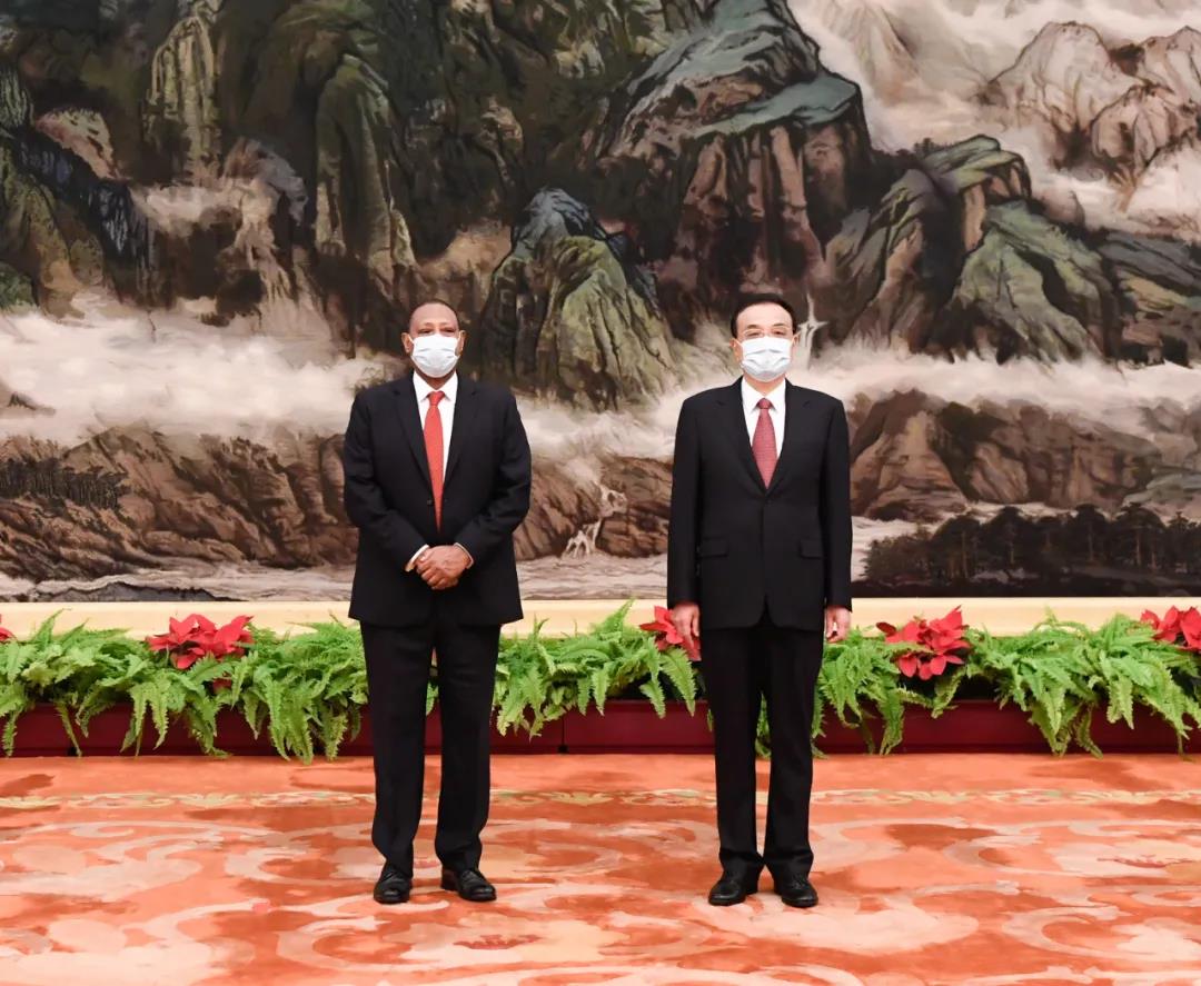 李克强会见28国新任驻华使节
