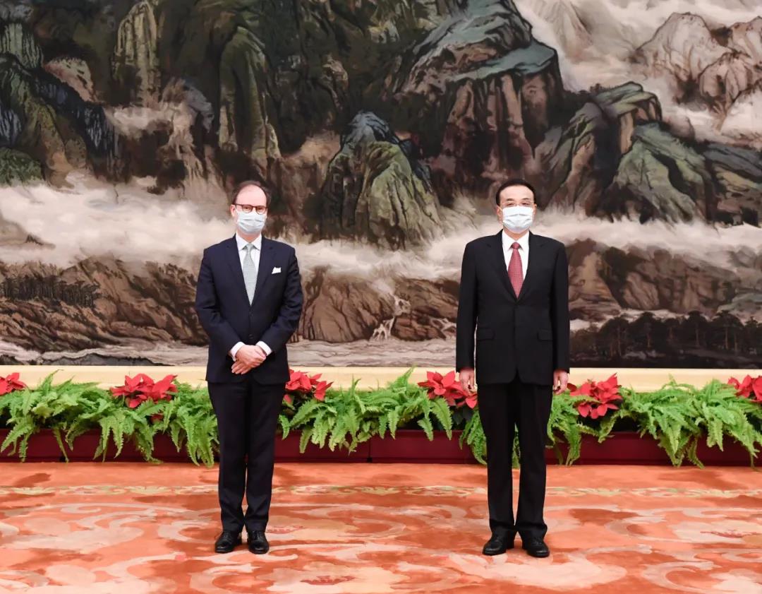 李克强会见28国新任驻华使节