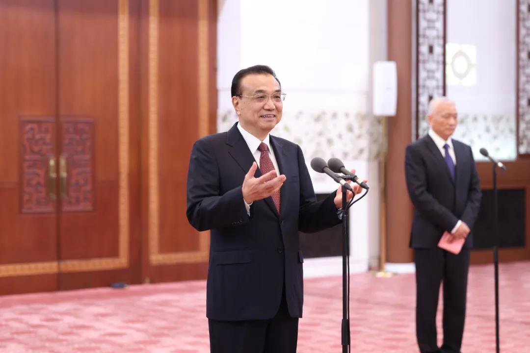 李克强会见2020和2021年度中国政府友谊奖获奖外国专家