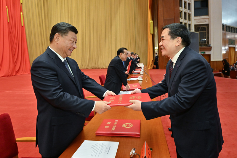 习近平出席国家科学技术奖励大会并为最高奖获得者等颁奖
