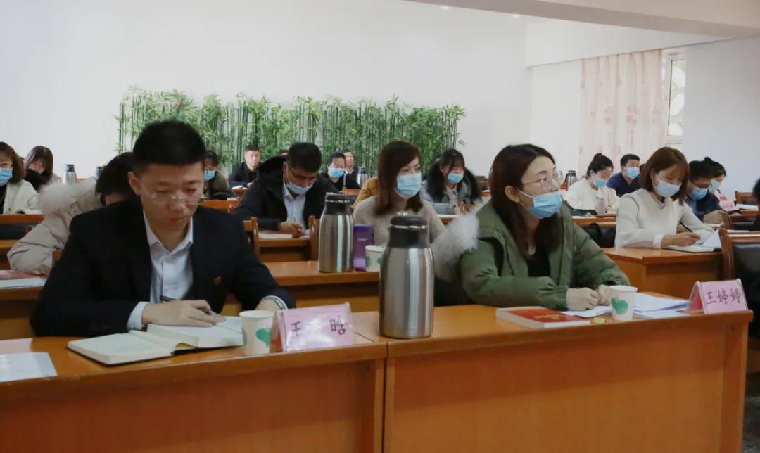 十一师学习贯彻党的十九届六中全会精神宣讲骨干培训班开班