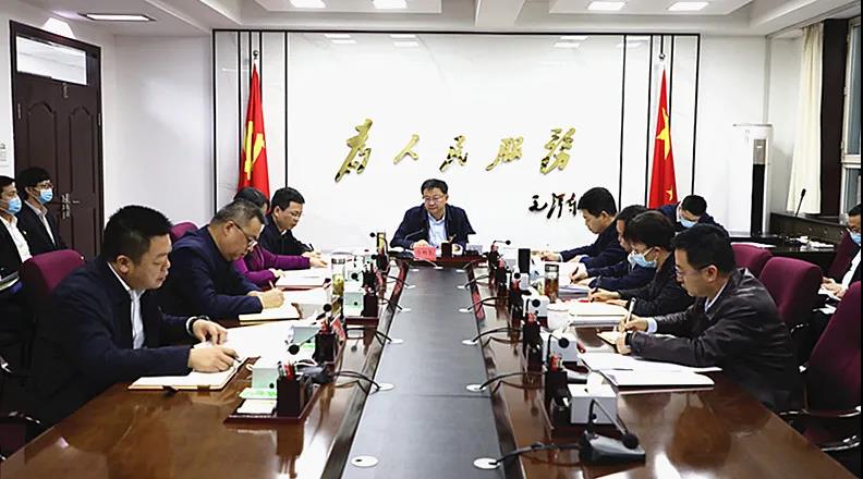 冷畅勤在十一师党委常委会（扩大）会议上强调解放思想 深学细悟 主动谋划 扎实推动十一师事业高质量发展