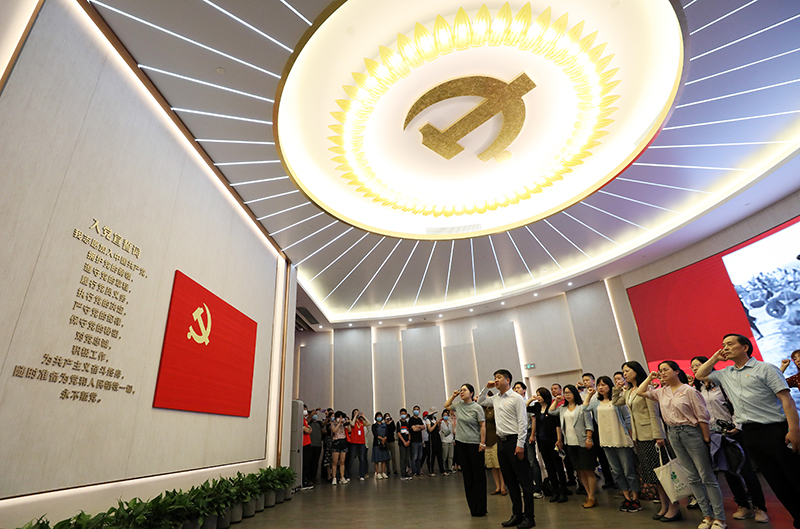 百年初心成大道 万里征程作雄行——以习近平同志为核心的党中央领导开展党史学习教育纪实