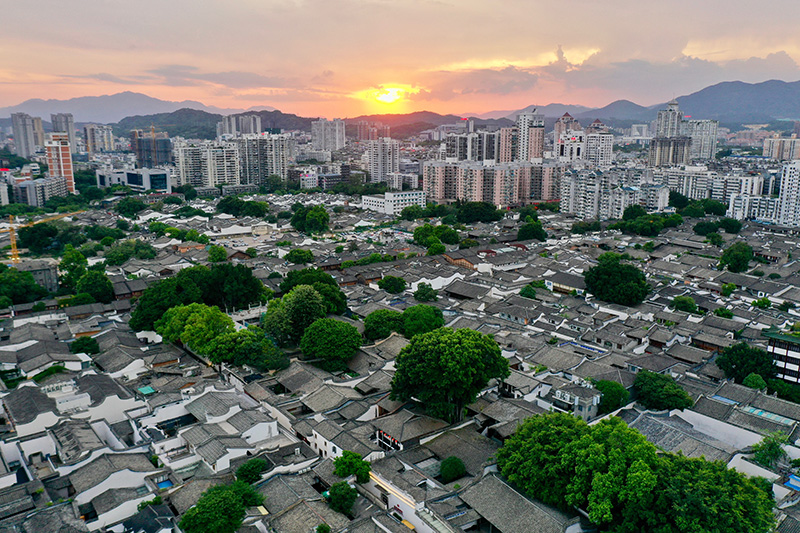 党的十八大以来以习近平同志为核心的党中央激活中华文化的历史性贡献述评