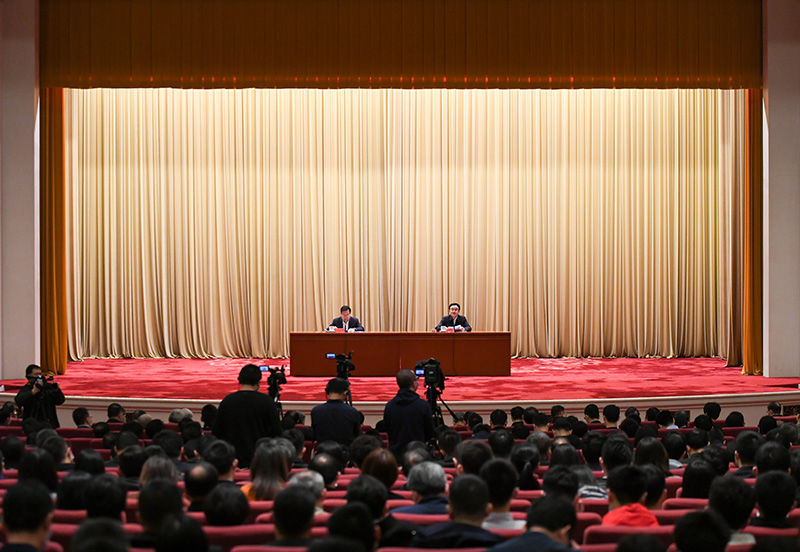 减负增效强基层 轻装奋进新时代——2021年以习近平同志为核心的党中央整治形式主义为基层减负纪实