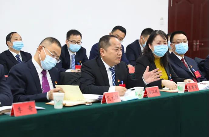 奋力书写高质量发展新答卷——十一师党委七届二次全会讨论侧记