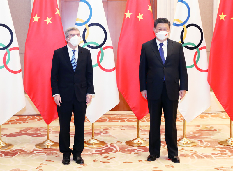 习近平会见国际奥委会主席巴赫