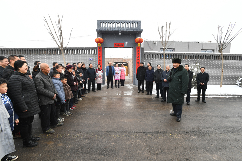习近平春节前夕赴山西看望慰问基层干部群众 向全国各族人民致以美好的新春祝福