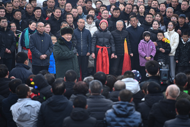 习近平春节前夕赴山西看望慰问基层干部群众 向全国各族人民致以美好的新春祝福