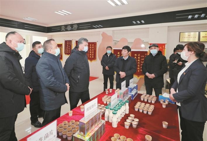 马兴瑞在阿勒泰地区调研时强调 坚持绿色发展优势 走生态美产业兴人民富的高质量发展之路 艾尔肯·吐尼亚孜一同调研