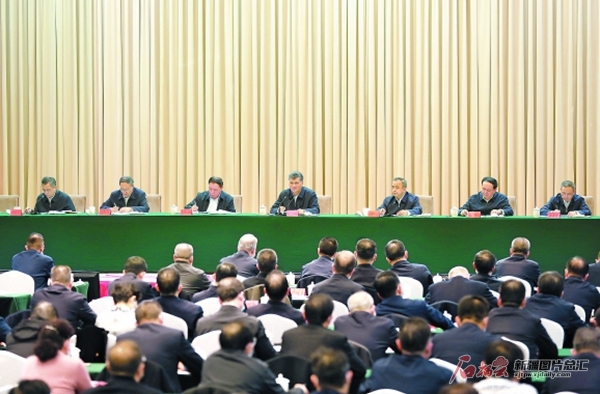 自治区党委农村工作会议召开 深入贯彻习近平总书记关于“三农”工作重要论述 推动新疆乡村全面振兴实现农业农村现代化 马兴瑞出席并讲话 艾尔肯·吐尼亚孜主持 肖开提·依明努尔兰·阿不都满金李邑飞张春林何忠友出席 自治区党委农村工作会议召开 深入贯彻习近平总书记关于“三农”工作重要论述 推动新疆乡村全面振兴实现农业农村现代化 马兴瑞出席并讲话 艾尔肯·吐尼亚孜主持 肖开提·依明努尔兰·阿不都满金李邑飞张春林何忠友出席