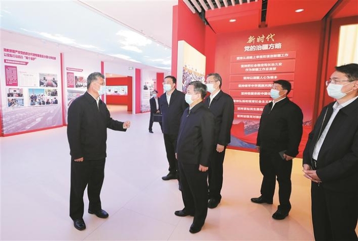 马兴瑞在部分党群单位走访调研时强调更好发挥优势凝聚人心形成合力 为建设新时代中国特色社会主义新疆作出新贡献 何忠友陪同调研