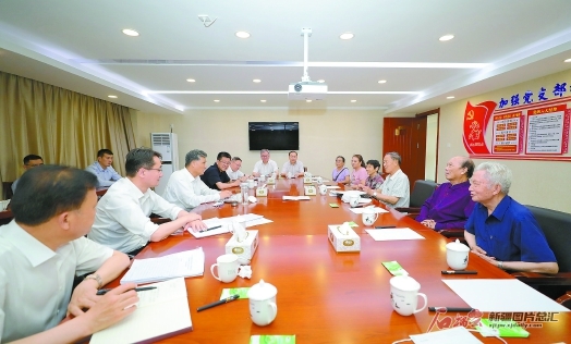 马兴瑞现场接待来访群众解决问题并调研我区信访工作 深入贯彻落实《信访工作条例》 不断提高做好信访工作能力水平