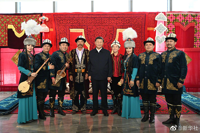 习近平在新疆乌鲁木齐市考察调研