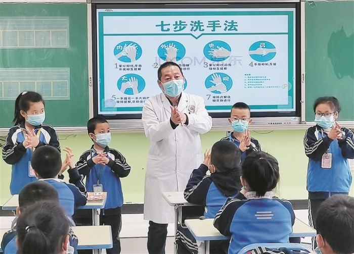 《新型冠状病毒肺炎防控方案（第九版）》发布—— 调整隔离期限 强化监测预警