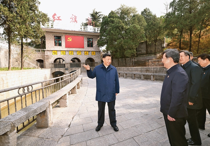 习近平：为实现党的二十大确定的目标任务而团结奋斗