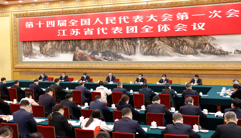 习近平在参加江苏代表团审议时强调：牢牢把握高质量发展这个首要任务