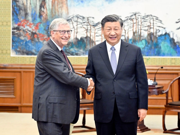 习近平会见美国比尔及梅琳达·盖茨基金会联席主席比尔·盖茨