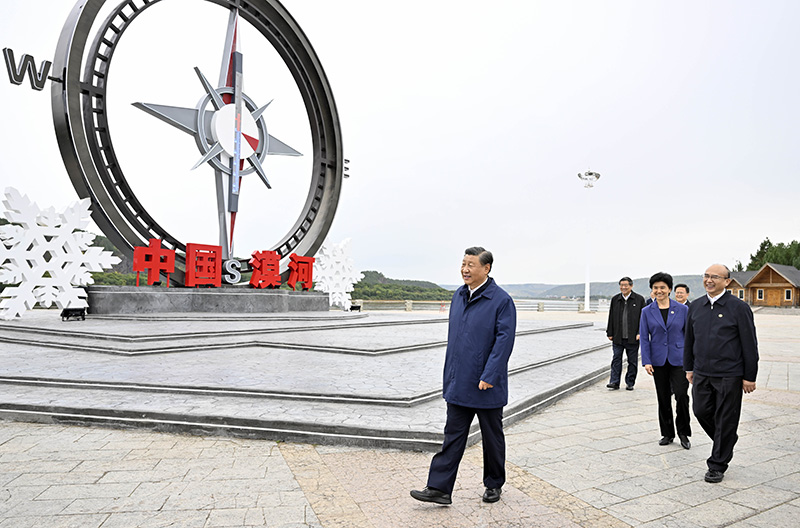 习近平在黑龙江考察时强调：牢牢把握在国家发展大局中的战略定位 奋力开创黑龙江高质量发展新局面