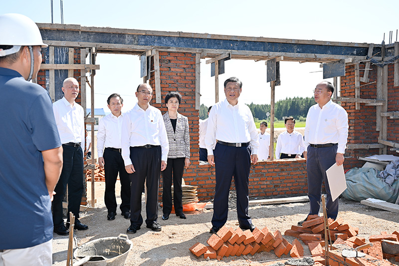 习近平在黑龙江考察时强调：牢牢把握在国家发展大局中的战略定位 奋力开创黑龙江高质量发展新局面