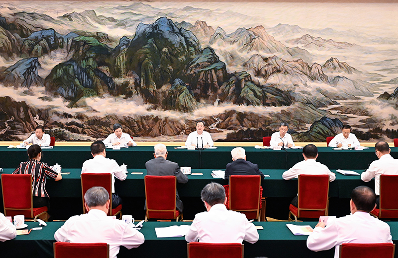 习近平致信全国优秀教师代表强调 大力弘扬教育家精神 为强国建设民族复兴伟业作出新的更大贡献 向全国广大教师和教育工作者致以节日问候和诚挚祝福
