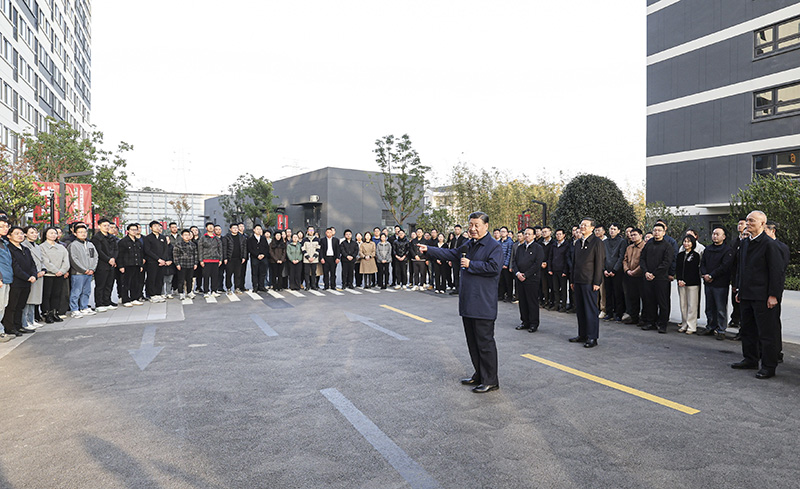 习近平在上海考察时强调 聚焦建设“五个中心”重要使命 加快建成社会主义现代化国际大都市 返京途中在江苏盐城考察