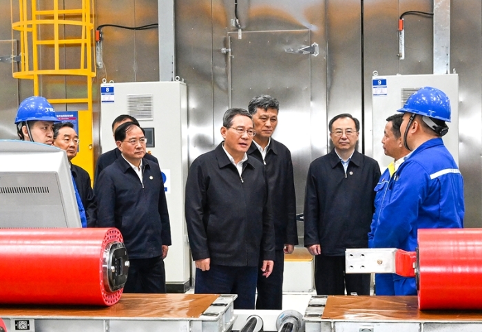 李强在新疆调研时强调 彰显特色优势 提高开放水平 在高质量发展中增进民生福祉促进长治久安