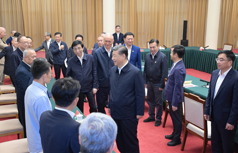 习近平主持召开企业和专家座谈会强调：紧扣推进中国式现代化主题 进一步全面深化改革