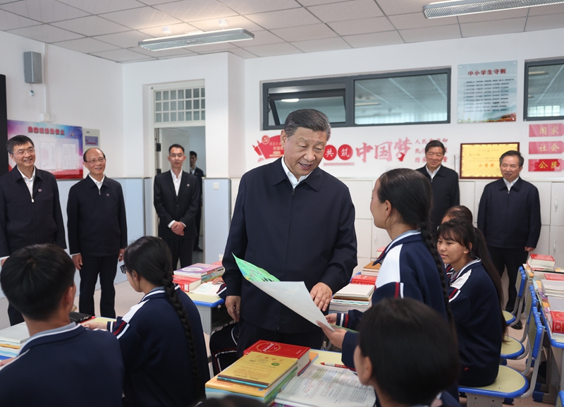 习近平在青海考察时强调：持续推进青藏高原生态保护和高质量发展 奋力谱写中国式现代化青海篇章