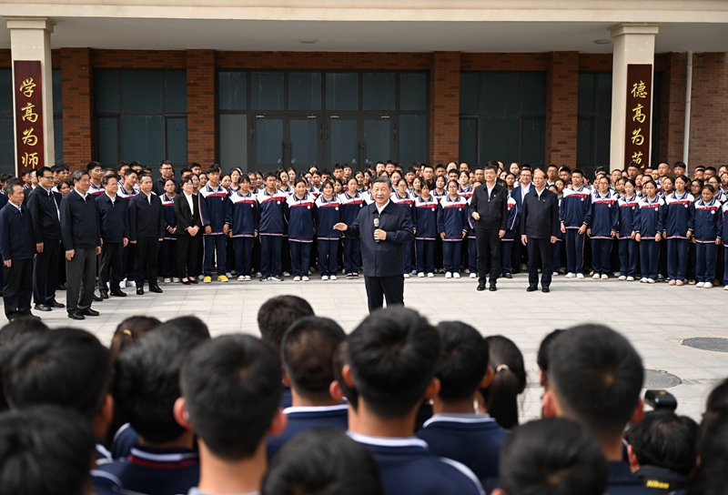 习近平在青海考察时强调：持续推进青藏高原生态保护和高质量发展 奋力谱写中国式现代化青海篇章
