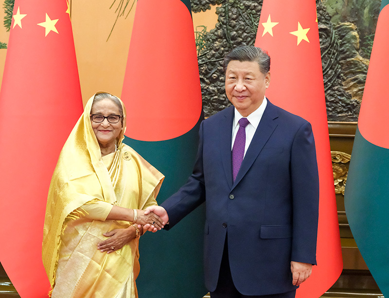习近平会见孟加拉国总理哈西娜