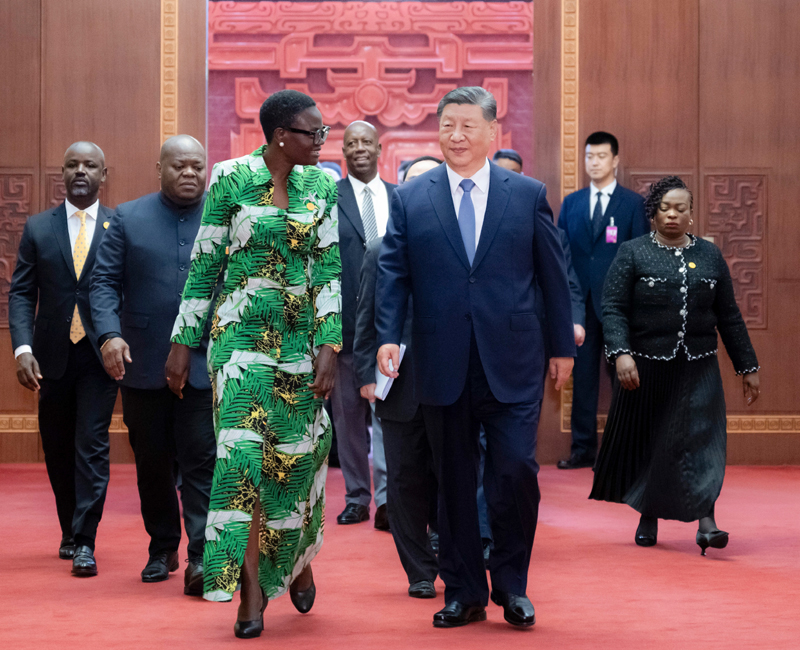 习近平会见出席全国人大加入各国议会联盟40周年纪念活动暨发展中国家议员研讨班外方议会领导人
