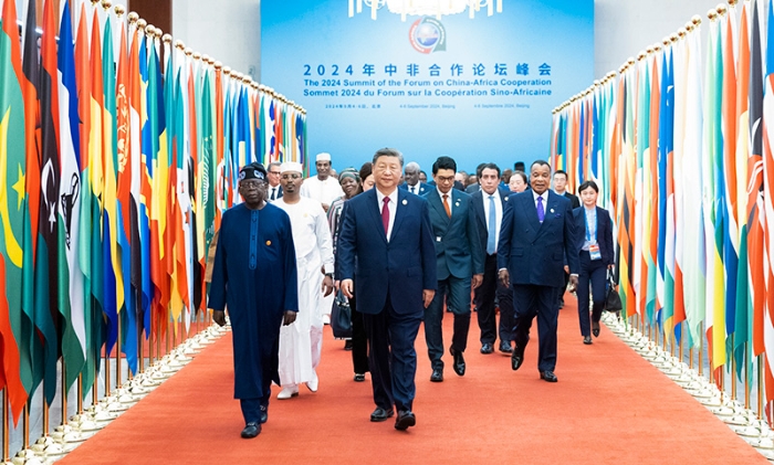 习近平出席中非合作论坛北京峰会开幕式并发表主旨讲话