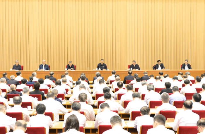 习近平在全国教育大会上强调：紧紧围绕立德树人根本任务 朝着建成教育强国战略目标扎实迈进