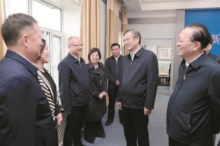 何忠友在兵团党委政法委和兵团公安局、司法局调研时强调 全力以赴防风险保安全护稳定促发展 有力支撑服务中国式现代化兵团实践
