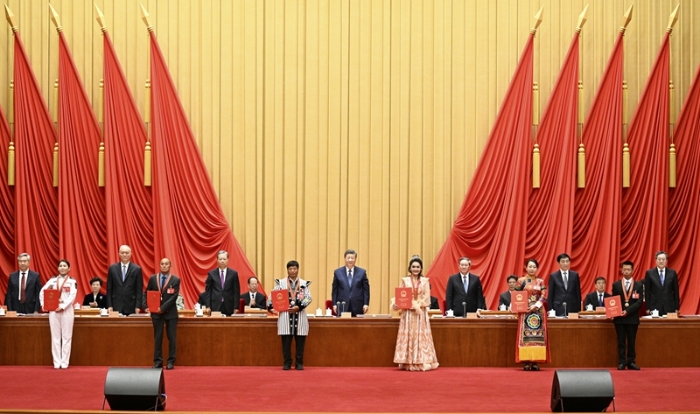 习近平在全国民族团结进步表彰大会上发表重要讲话强调 推进中华民族共同体建设 巩固发展中华民族大团结 李强主持 王沪宁宣读表彰决定 赵乐际蔡奇丁薛祥李希出席