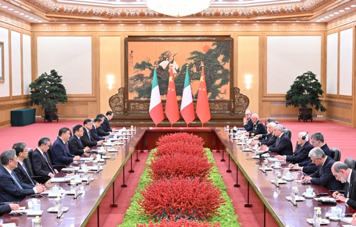 习近平同意大利总统马塔雷拉会谈