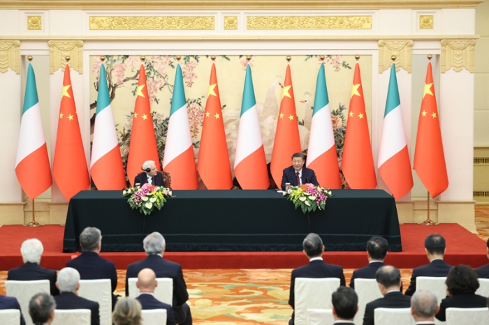 习近平同意大利总统马塔雷拉会见出席中意文化合作机制大会和中意大学校长对话会代表