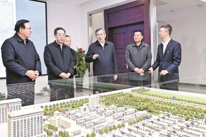 何忠友在调研中国（新疆）自贸试验区十二师区块建设时强调 抢抓机遇主动作为发挥好引领带动作用 为中国式现代化兵团实践增动能添活力