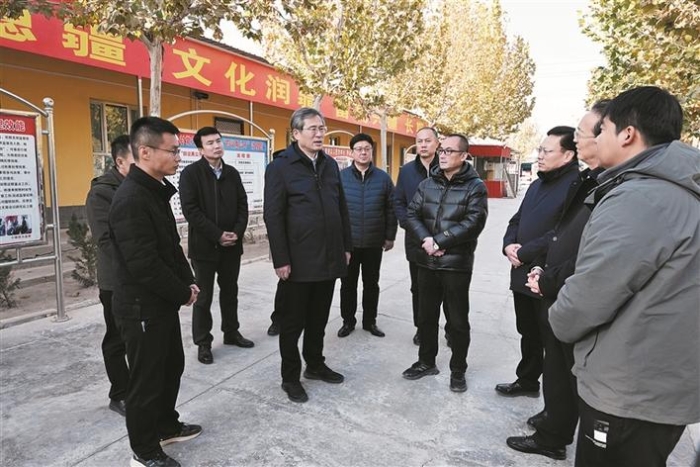 何忠友在草湖项目区调研并接访时强调 守牢底线确保社会大局和谐稳定 突出重点奋力推动经济高质量发展 何忠友在草湖项目区调研并接访时强调 守牢底线确保社会大局和谐稳定 突出重点奋力推动经济高质量发展