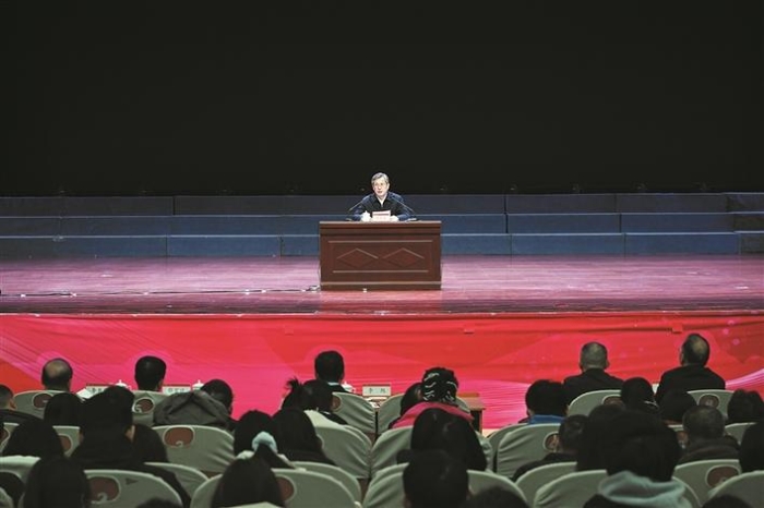 何忠友到石河子大学讲授思政课 牢牢把握铸牢中华民族共同体意识这条主线 在推进中国式现代化兵团实践中挺膺担当
