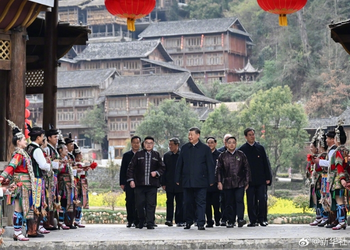 习近平在贵州考察时强调：坚持以高质量发展统揽全局 在中国式现代化进程中展现贵州新风采