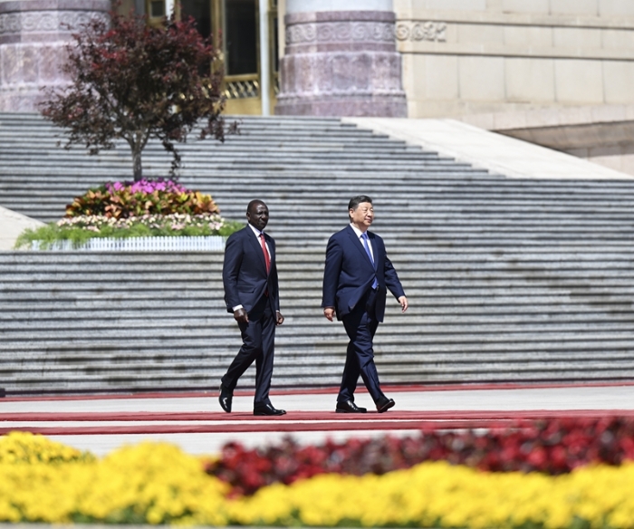 习近平同肯尼亚总统鲁托会谈