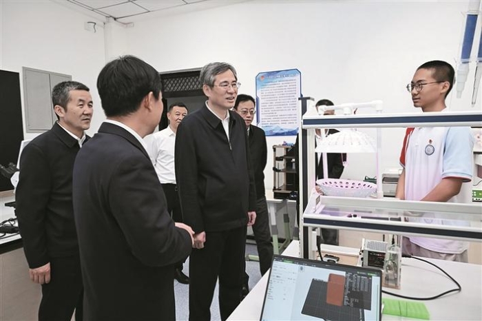 何忠友深入调研基础教育高质量发展工作 坚持立德树人突出优质均衡 努力办好人民满意的教育