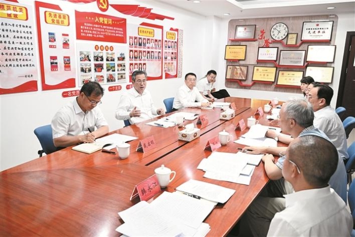 何忠友到兵团财政局兵团人力资源和社会保障局调研 高标准履行职能职责高质量推进重点任务 更好服务保障兵团使命履行和现代化建设