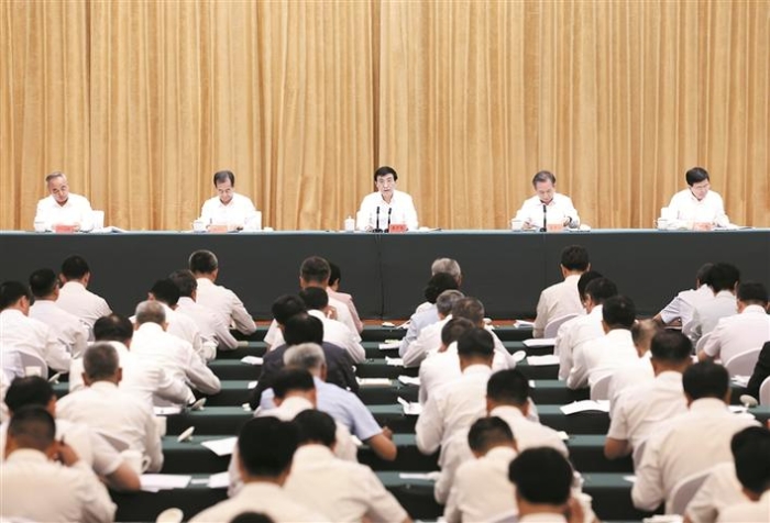 第十次全国对口支援新疆工作会议召开 王沪宁出席并讲话