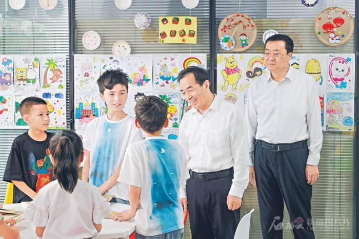 陈小江在乌鲁木齐市和兵团第十二师调研 坚持在中国式现代化新疆实践中走在前作表率 建设具有新疆特色的现代化人民城市国际城市 张柱参加调研