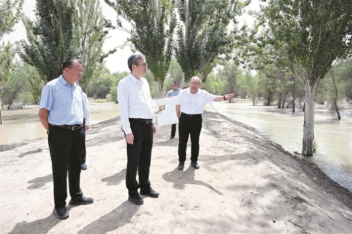 何忠友在草湖项目区、三师图木舒克市调研时强调 牢牢把握铸牢中华民族共同体意识工作主线 持之以恒推进护稳定兴产业惠民生各项工作 何忠友在草湖项目区、三师图木舒克市调研时强调 牢牢把握铸牢中华民族共同体意识工作主线 持之以恒推进护稳定兴产业惠民生各项工作